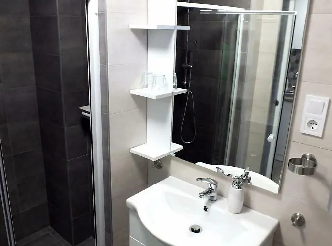 Apartament Judit Dombovar-gunaras *